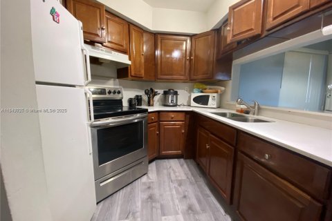 Copropriété à louer à Miami, Floride: 2 chambres, 106.19 m2 № 1838681 - photo 17