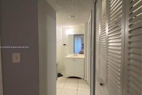 Copropriété à louer à Miami, Floride: 2 chambres, 106.19 m2 № 1838681 - photo 8
