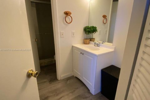 Copropriété à louer à Miami, Floride: 2 chambres, 106.19 m2 № 1838681 - photo 20