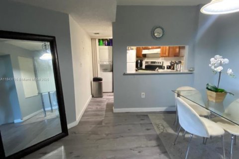Copropriété à louer à Miami, Floride: 2 chambres, 106.19 m2 № 1838681 - photo 25