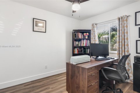 Adosado en venta en Miami, Florida, 3 dormitorios, 117.99 m2 № 1954530 - foto 20