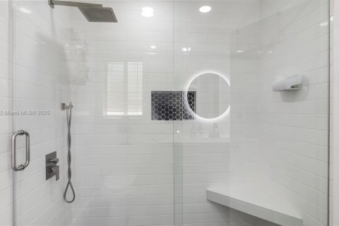 Adosado en venta en Miami, Florida, 3 dormitorios, 117.99 m2 № 1954530 - foto 28