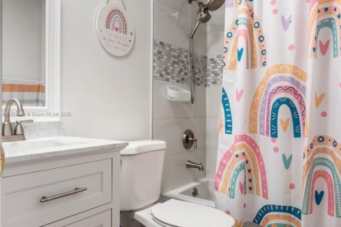 Adosado en venta en Miami, Florida, 3 dormitorios, 117.99 m2 № 1954530 - foto 23