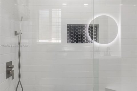 Adosado en venta en Miami, Florida, 3 dormitorios, 117.99 m2 № 1954530 - foto 29