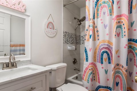 Adosado en venta en Miami, Florida, 3 dormitorios, 117.99 m2 № 1954530 - foto 22