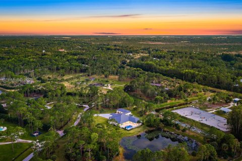 Casa en Palm Beach Gardens, Florida 4 dormitorios, 437.01 m2 № 2003897