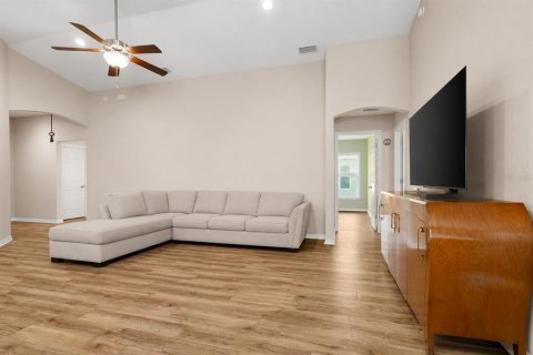 House in Lakeland, Florida 4 bedrooms, 159.33 sq.m. № 2226460 - photo 6