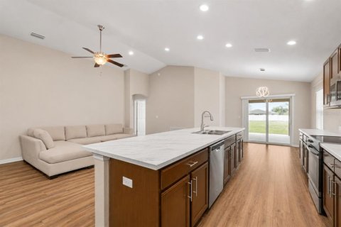 House in Lakeland, Florida 4 bedrooms, 159.33 sq.m. № 2226460 - photo 13