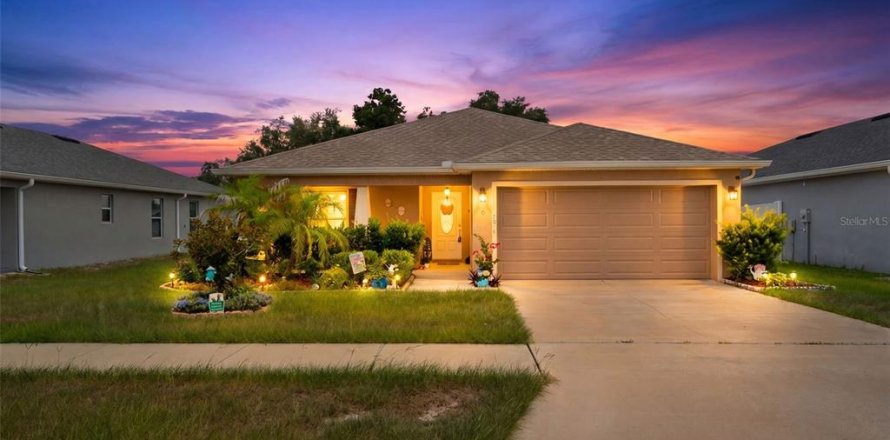House in Lakeland, Florida 4 bedrooms, 159.33 sq.m. № 2226460