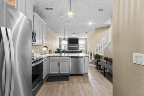 Adosado en venta en Saint Petersburg, Florida, 3 dormitorios, 159.14 m2 № 1885046 - foto 7