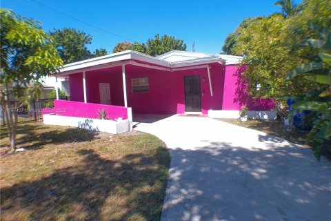 Casa en venta en North Miami Beach, Florida, 3 dormitorios, 133.78 m2 № 1983690 - foto 4