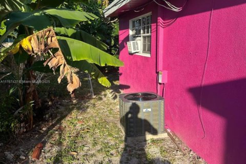 Casa en venta en North Miami Beach, Florida, 3 dormitorios, 133.78 m2 № 1983690 - foto 21