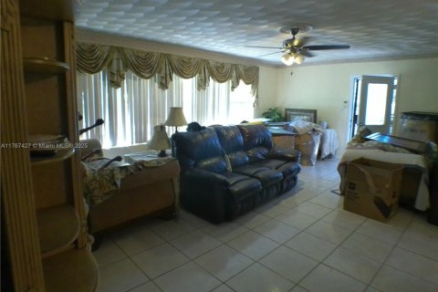 Casa en venta en North Miami Beach, Florida, 3 dormitorios, 133.78 m2 № 1983690 - foto 10