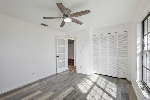House in Clearwater, Florida 2 bedrooms, 118.36 sq.m. № 1446525 - photo 10