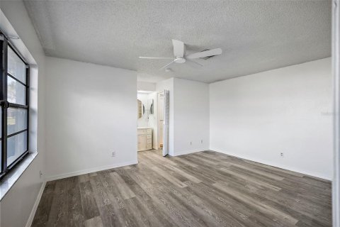 House in Clearwater, Florida 2 bedrooms, 118.36 sq.m. № 1446525 - photo 15