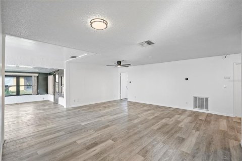 House in Clearwater, Florida 2 bedrooms, 118.36 sq.m. № 1446525 - photo 7