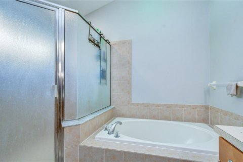 Купить виллу или дом в Ривервью, Флорида 7 комнат, 171.96м2, № 2287647 - фото 18