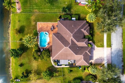 Villa ou maison à vendre à Davie, Floride: 4 chambres, 284.28 m2 № 1976649 - photo 22