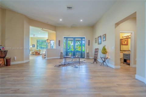 Villa ou maison à vendre à Davie, Floride: 4 chambres, 284.28 m2 № 1976649 - photo 14