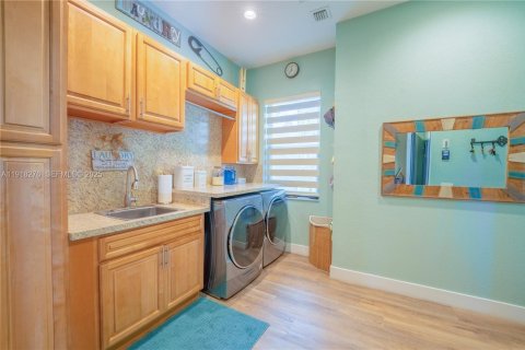 Villa ou maison à vendre à Davie, Floride: 4 chambres, 284.28 m2 № 1976649 - photo 11