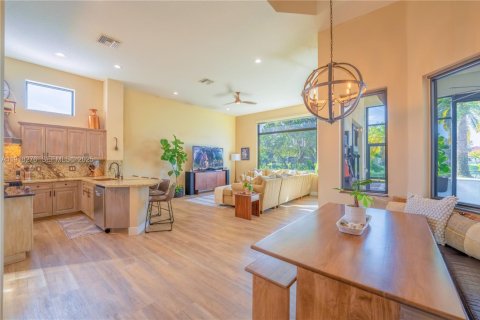 Villa ou maison à vendre à Davie, Floride: 4 chambres, 284.28 m2 № 1976649 - photo 9