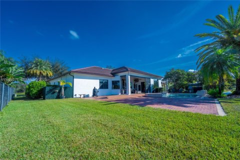Villa ou maison à vendre à Davie, Floride: 4 chambres, 284.28 m2 № 1976649 - photo 5