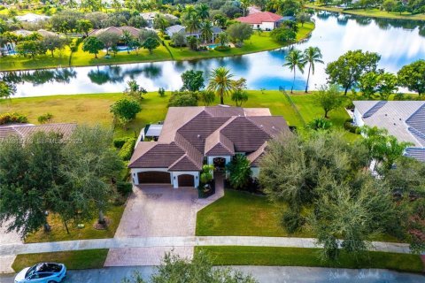 Villa ou maison à vendre à Davie, Floride: 4 chambres, 284.28 m2 № 1976649 - photo 3