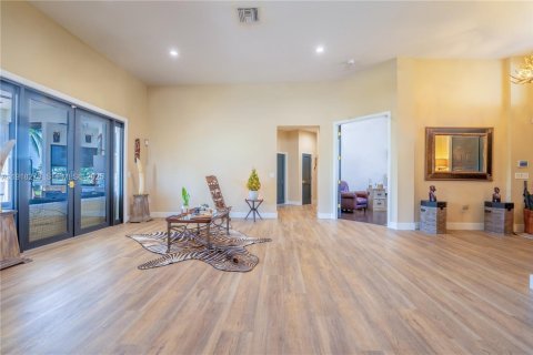 Villa ou maison à vendre à Davie, Floride: 4 chambres, 284.28 m2 № 1976649 - photo 13