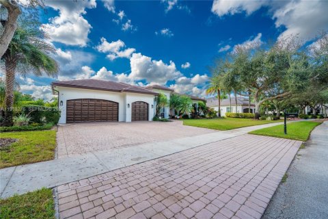 Villa ou maison à vendre à Davie, Floride: 4 chambres, 284.28 m2 № 1976649 - photo 2