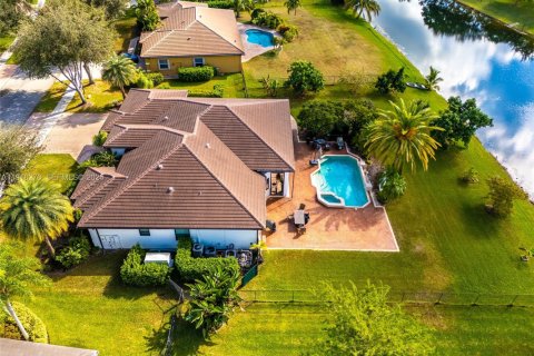 Villa ou maison à vendre à Davie, Floride: 4 chambres, 284.28 m2 № 1976649 - photo 21