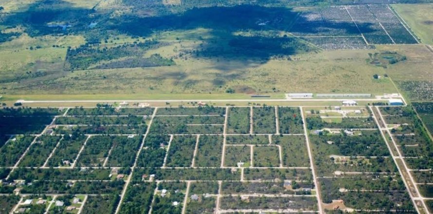 Land in Lake Placid, Florida № 2228809
