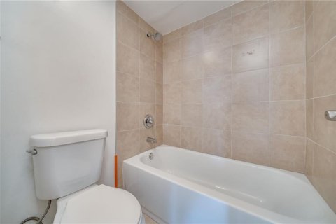 Condominio en venta en North Miami, Florida, 1 dormitorio, 67.17 m2 № 2245835 - foto 16