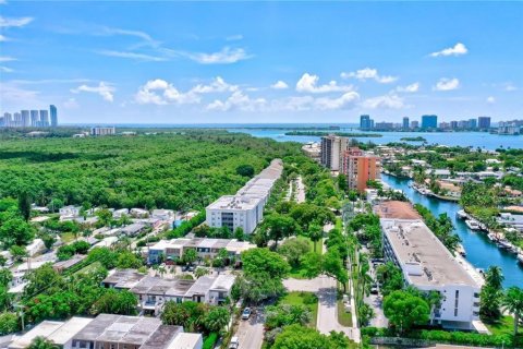Condominio en venta en North Miami, Florida, 1 dormitorio, 67.17 m2 № 2245835 - foto 27
