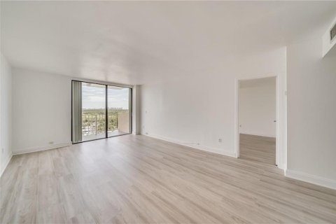 Condominio en venta en North Miami, Florida, 1 dormitorio, 67.17 m2 № 2245835 - foto 4