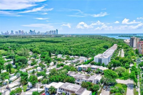 Condominio en venta en North Miami, Florida, 1 dormitorio, 67.17 m2 № 2245835 - foto 3