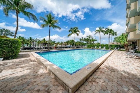 Condominio en venta en North Miami, Florida, 1 dormitorio, 67.17 m2 № 2245835 - foto 17