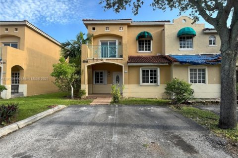 Touwnhouse à vendre à Hialeah, Floride: 4 chambres, 147.71 m2 № 1968577 - photo 3