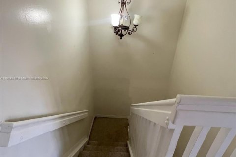 Touwnhouse à vendre à Hialeah, Floride: 4 chambres, 147.71 m2 № 1968577 - photo 8