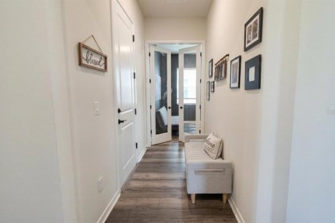 House in Orlando, Florida 5 bedrooms, 338.26 sq.m. № 2200363 - photo 11