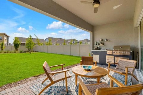 House in Orlando, Florida 5 bedrooms, 338.26 sq.m. № 2200363 - photo 24