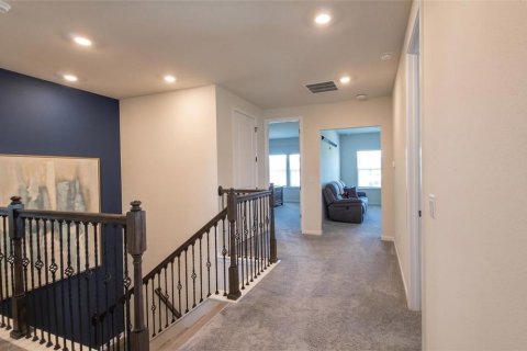 House in Orlando, Florida 5 bedrooms, 338.26 sq.m. № 2200363 - photo 15