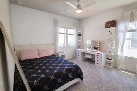 House in Orlando, Florida 5 bedrooms, 338.26 sq.m. № 2200363 - photo 20