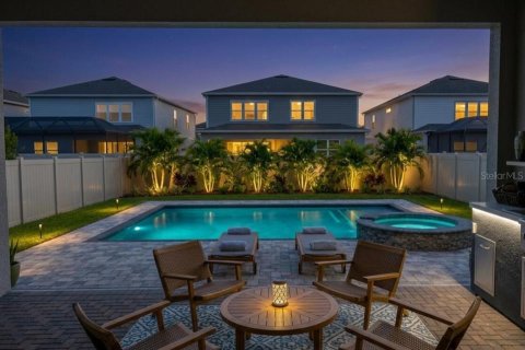 House in Orlando, Florida 5 bedrooms, 338.26 sq.m. № 2200363 - photo 26