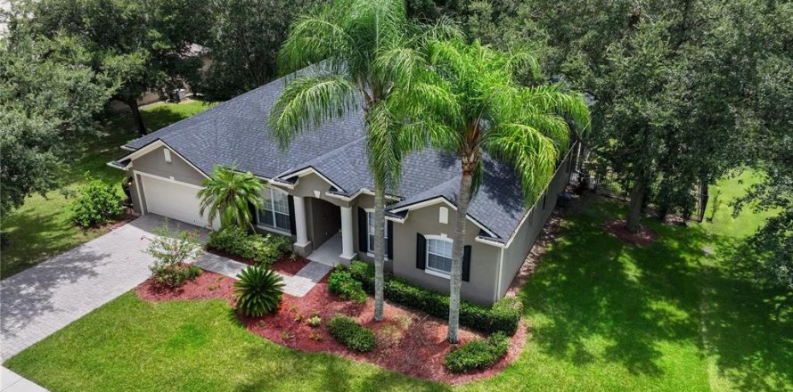 House in Apopka, Florida 4 bedrooms, 245.73 sq.m. № 1870247