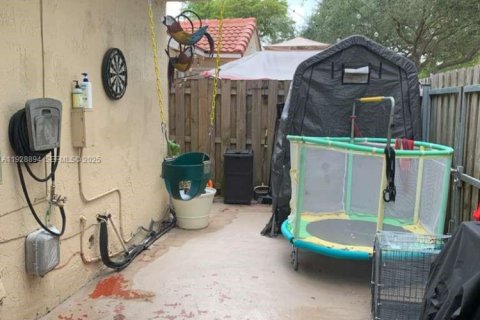 Villa ou maison à vendre à Miami, Floride: 3 chambres, 152.17 m2 № 1987274 - photo 27