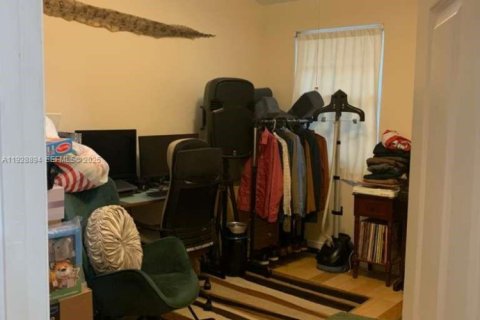 Villa ou maison à vendre à Miami, Floride: 3 chambres, 152.17 m2 № 1987274 - photo 15