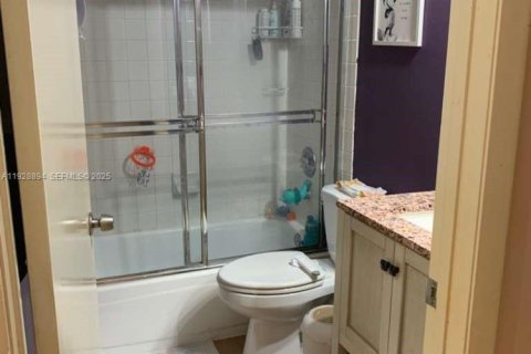 Villa ou maison à vendre à Miami, Floride: 3 chambres, 152.17 m2 № 1987274 - photo 20