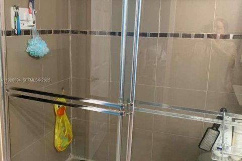 Villa ou maison à vendre à Miami, Floride: 3 chambres, 152.17 m2 № 1987274 - photo 21