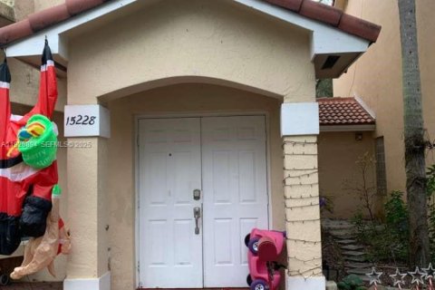 Villa ou maison à vendre à Miami, Floride: 3 chambres, 152.17 m2 № 1987274 - photo 2