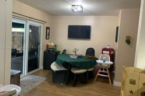 Villa ou maison à vendre à Miami, Floride: 3 chambres, 152.17 m2 № 1987274 - photo 4